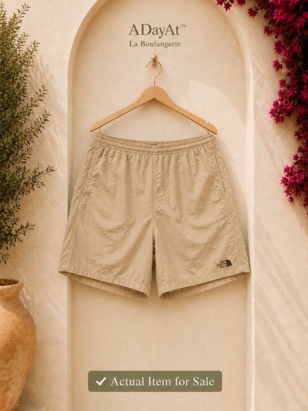 The North Face Beige Shorts Men's XL Hiking Trail Camp Travel Outdoor